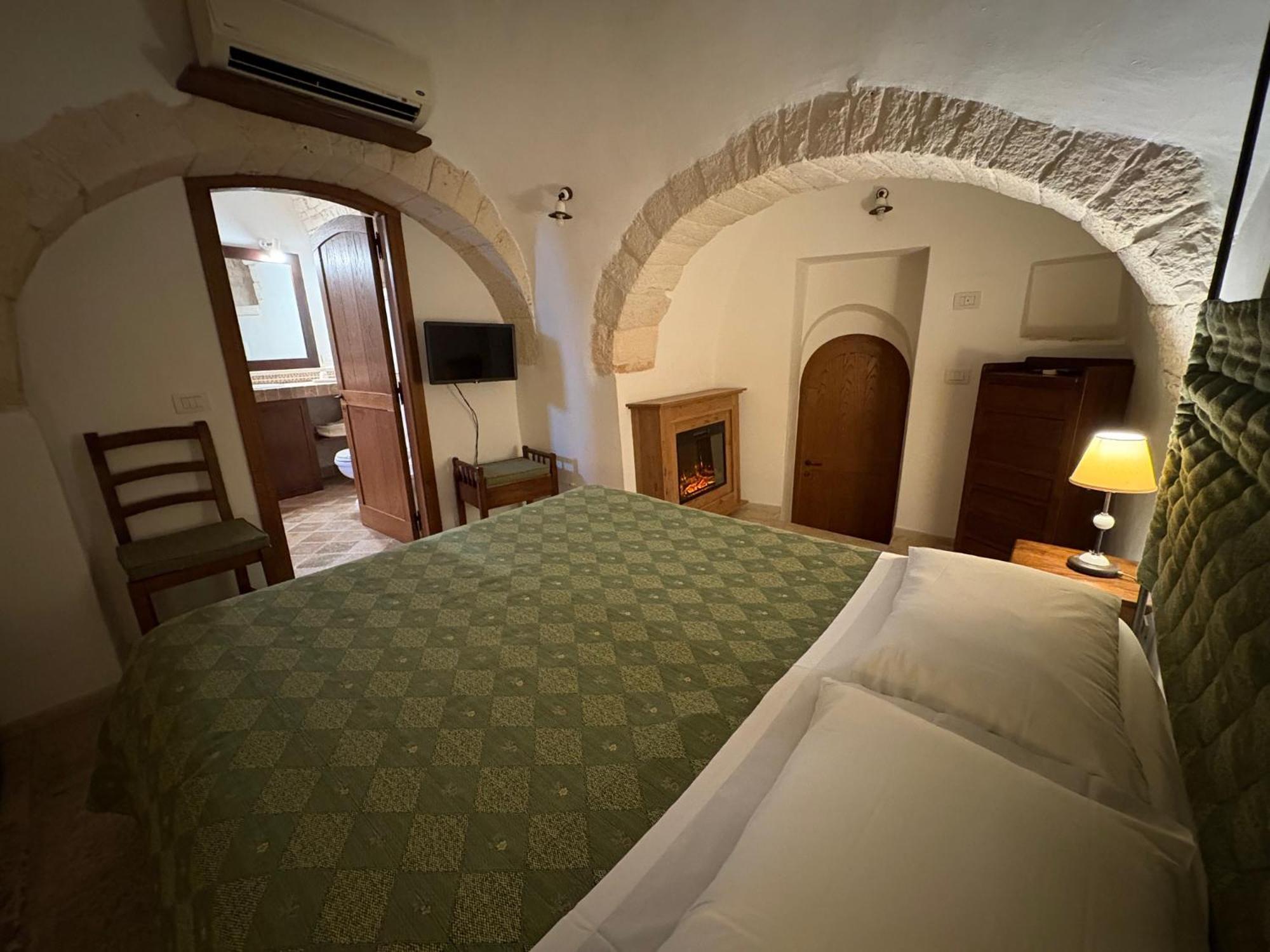 Tipico Suite Альберобелло Экстерьер фото