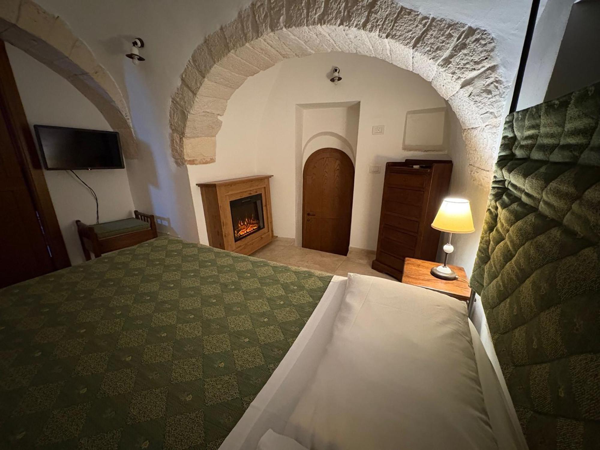 Tipico Suite Альберобелло Экстерьер фото